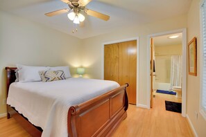 House (3 Bedrooms) | Interior - Peaceful & Convenient Country Retreat in Lexington (Lexington)