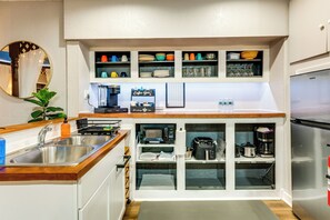 Apartment (0 Bedroom) | Interior