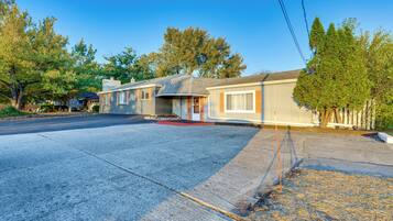 Apartment (0 Bedroom) | Interior