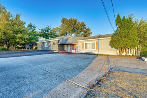 Apartment (0 Bedroom) | Interior