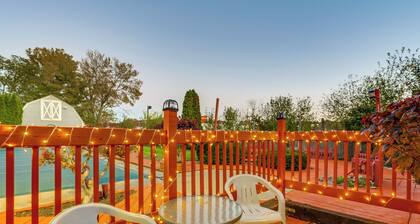 Unique, Convenient Couples Apt Near Dtwn Flushing