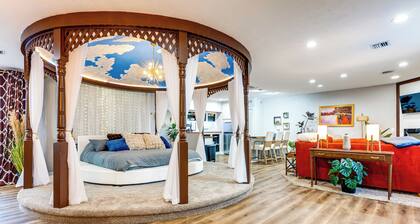 Unique Couple's Studio: 2 MI to Downtown Flushing