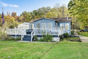 House (3 Bedrooms) | Interior - Lake Access! All-season Fun at Reed City Home (Reed City)