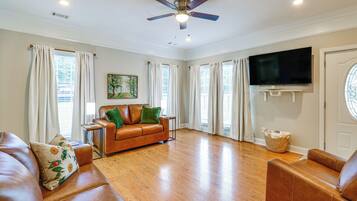 House (2 Bedrooms) | Front of property