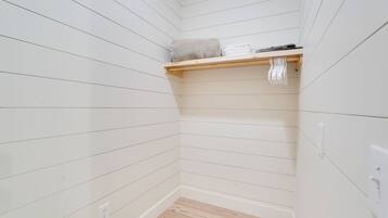 Cottage (2 Bedrooms) | Interior
