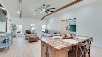 Cottage (2 Bedrooms) | Interior