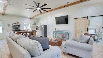 Cottage (2 Bedrooms) | Interior