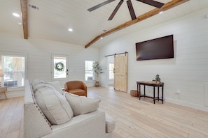 Cottage (2 Bedrooms) | Interior
