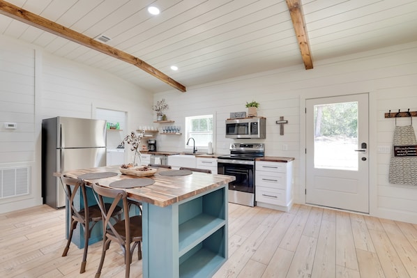 Cottage (2 Bedrooms) | Interior - Nature-centric Retreat! Newly Built Millen Cottage (Millen)