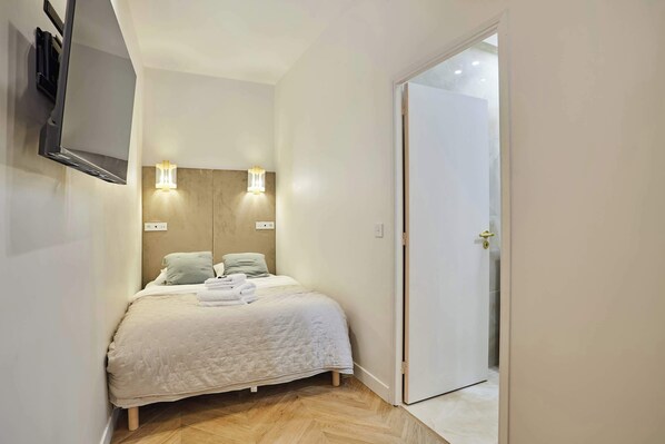 2 slaapkamers, een strijkplank/strijkijzer, wifi, beddengoed