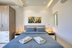 Fer et planche à repasser, Wi-Fi, literie fournie