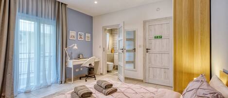 3 dormitorios, escritorio, tabla de planchar con plancha y wifi