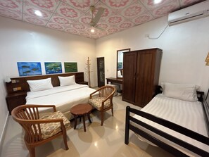 غرفة ديلوكس مزدوجة - منظر للمدينة | مكتب وواي فاي مجانًا