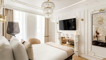 Apartment | Living area | 32-inch Smart TV with cable channels, Netflix, streaming services