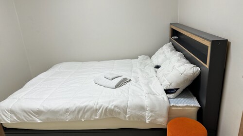 #Sunshine #Hotplace #Cozy 2-bedroom building in enchanting Seoul with AC