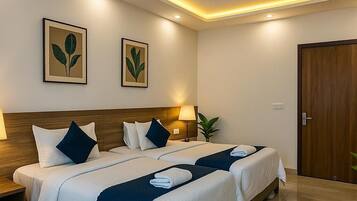 Standard Triple Room | Desk, laptop workspace, free WiFi