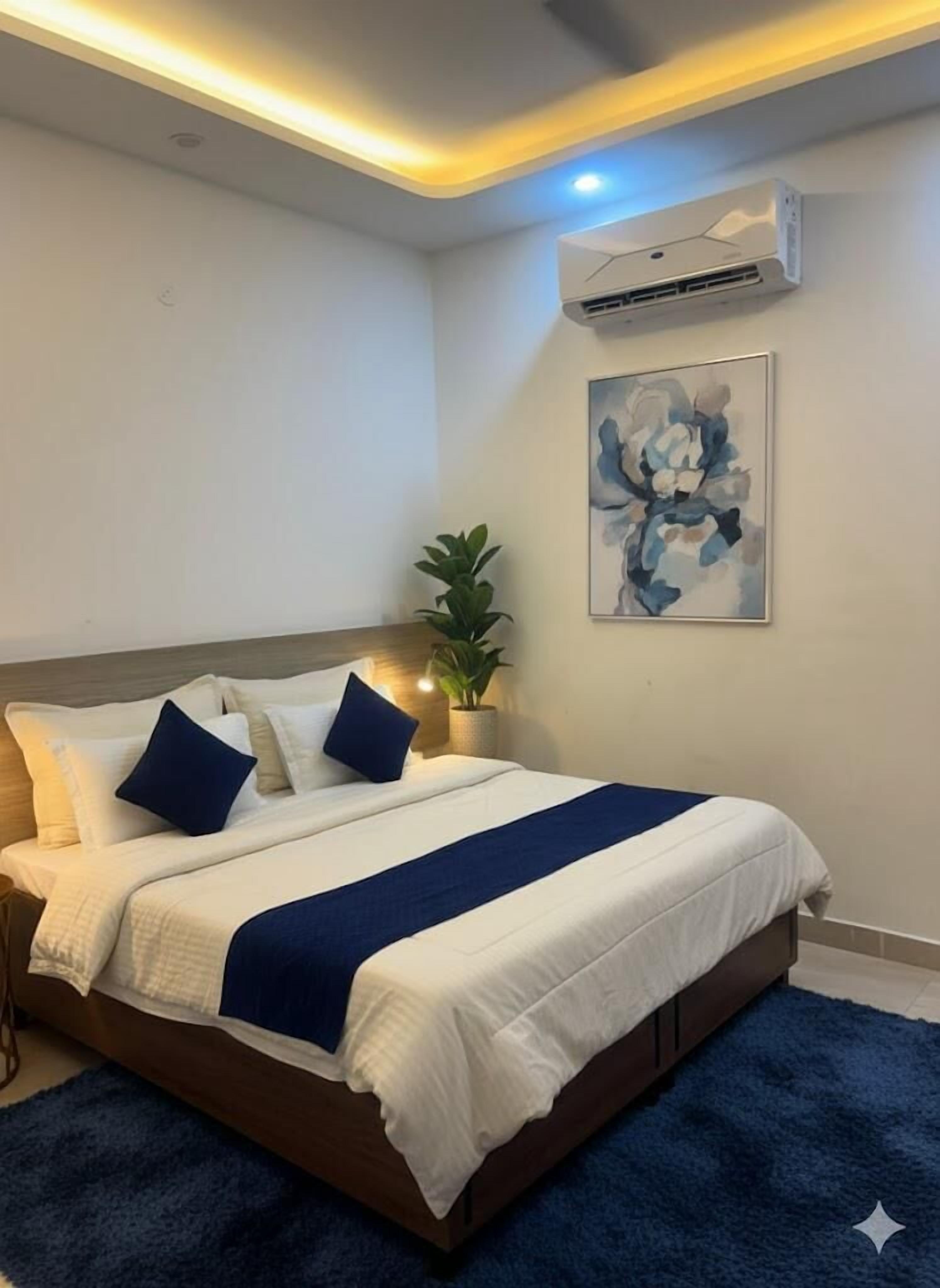 Camera con letto matrimoniale o 2 letti singoli | Una scrivania, postazione laptop, Wi-Fi gratuito