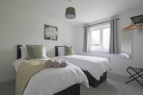 The Haven Modern 4-bed Home With Garden