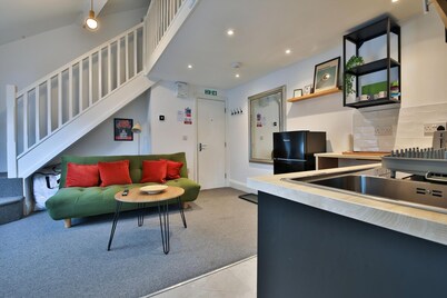 Modern 1-bed Flat Near Cardiff City Centre