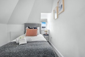 Apartment (Cardiff City Base – Modern 2-Bed Ap) | 2 bedrooms, free WiFi - Cardiff City Base Modern 2-bed Apartment (Cardiff)