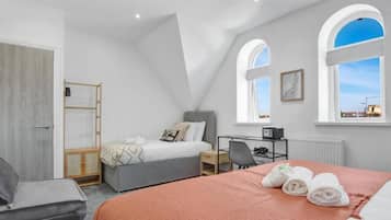 Apartment (Cardiff City Base – Modern 2-Bed Ap)