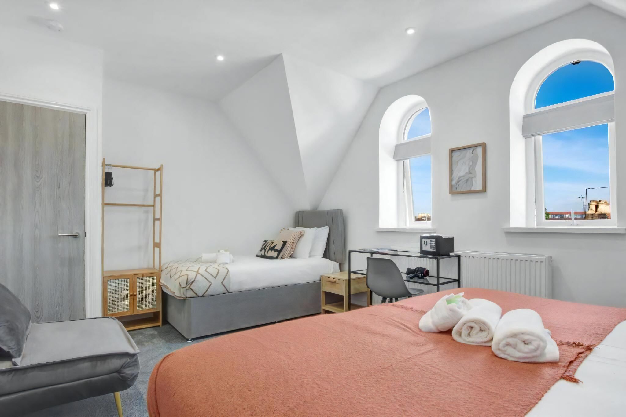 Apartment (Cardiff City Base – Modern 2-Bed Ap)
