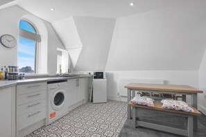 Apartment (Cardiff City Base – Modern 2-Bed Ap) | Eigene Küche