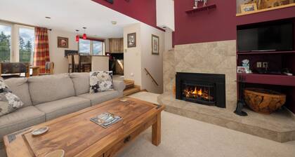 Perfect for families, luxurious downtown condo