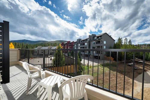 Perfect for families, luxurious downtown condo