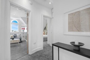 Exterior - Group Getaway Stylish 2-bed Cardiff Flat (Cardiff)