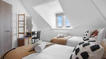 Apartment (Group Getaway – Stylish 2-Bed Cardi)