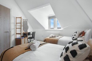 Apartment (Group Getaway – Stylish 2-Bed Cardi) | 2 bedrooms, free WiFi - Group Getaway Stylish 2-bed Cardiff Flat (Cardiff)