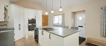 Host & Stay | The Byres