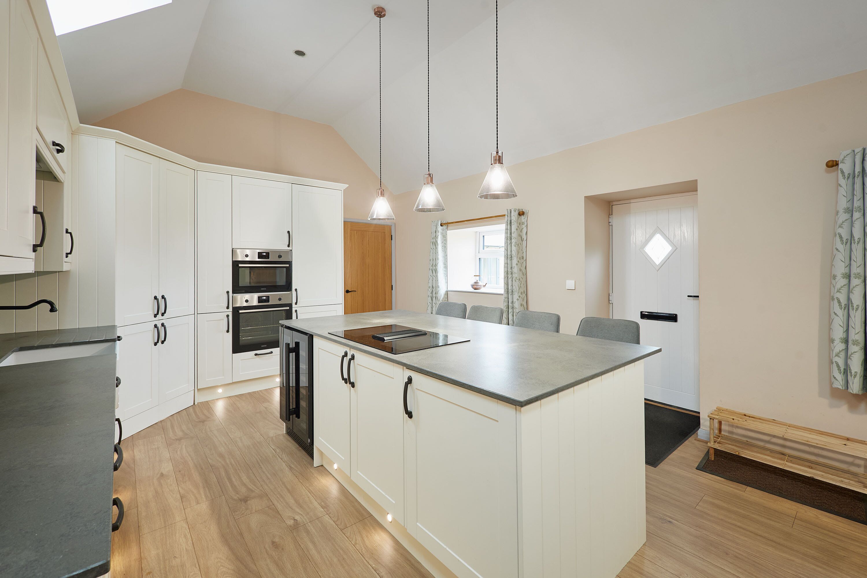 Refrigerador, microondas, horno, placa de cocina