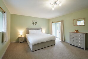 3 Schlafzimmer, Schreibtisch, BĂŒgeleisen/BĂŒgelbrett, WLAN