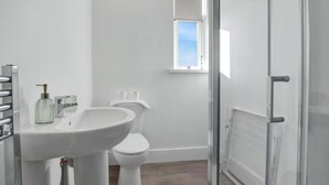 Apart Daire (The Cardiff Comfort – 2-Bed Apartme) | Banyo