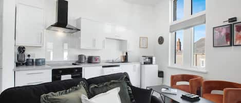 Apartment (The Cardiff Comfort – 2-Bed Apartme) | Living room