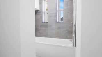 Appartement (The Family Nest – 3-Bed Apartment w) | Salle de bain | Papier toilette