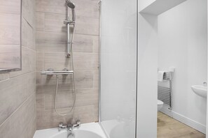 Appartement (The Family Nest – 3-Bed Apartment w) | Badkamer | Toiletpapier