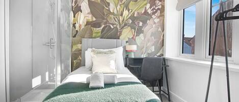 Apartment (The Family Nest – 3-Bed Apartment w) | 3 bedrooms, free WiFi