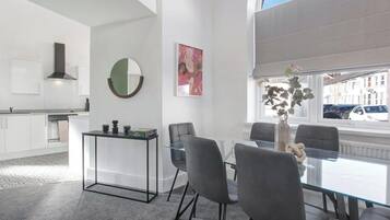 Huoneisto (Compact 1-Bed Flat for Friends & Coll) | Ruokailu