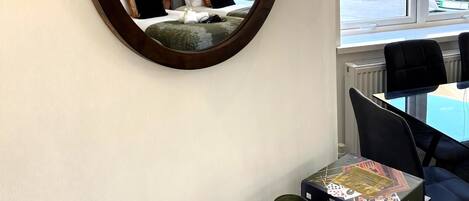 Apartment (Compact 1-Bed Flat for Friends & Coll) | Bathroom