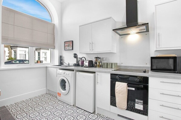 Apartment (Stadium View – Family & Group 3-Bed) | Private kitchen - Stadium View Family & Group 3-bed Retreat (Cardiff)