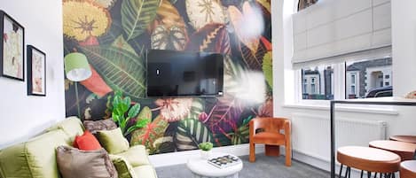Apartment (Stadium View – Family & Group 3-Bed) | Living room