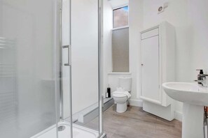 Lägenhet (Stadium View – Family & Group 3-Bed) | Badrum