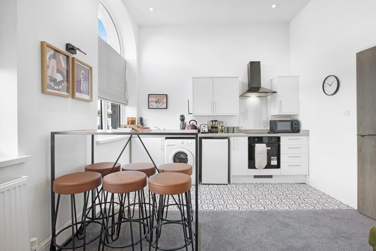 Apartment (Stadium View – Family & Group 3-Bed) | Dining