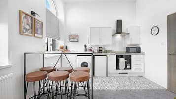 Apartment (Stadium View – Family & Group 3-Bed) | Dining