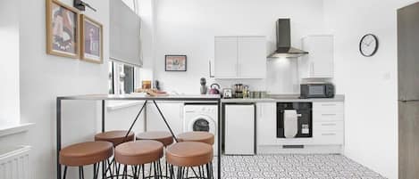 Apartment (Stadium View – Family & Group 3-Bed) | Dining