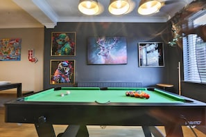 Exterior - Spacious 3 Bed Home With Pool Table (Cardiff)