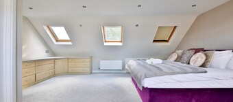 寬敞的三臥室住宅附桌球桌  